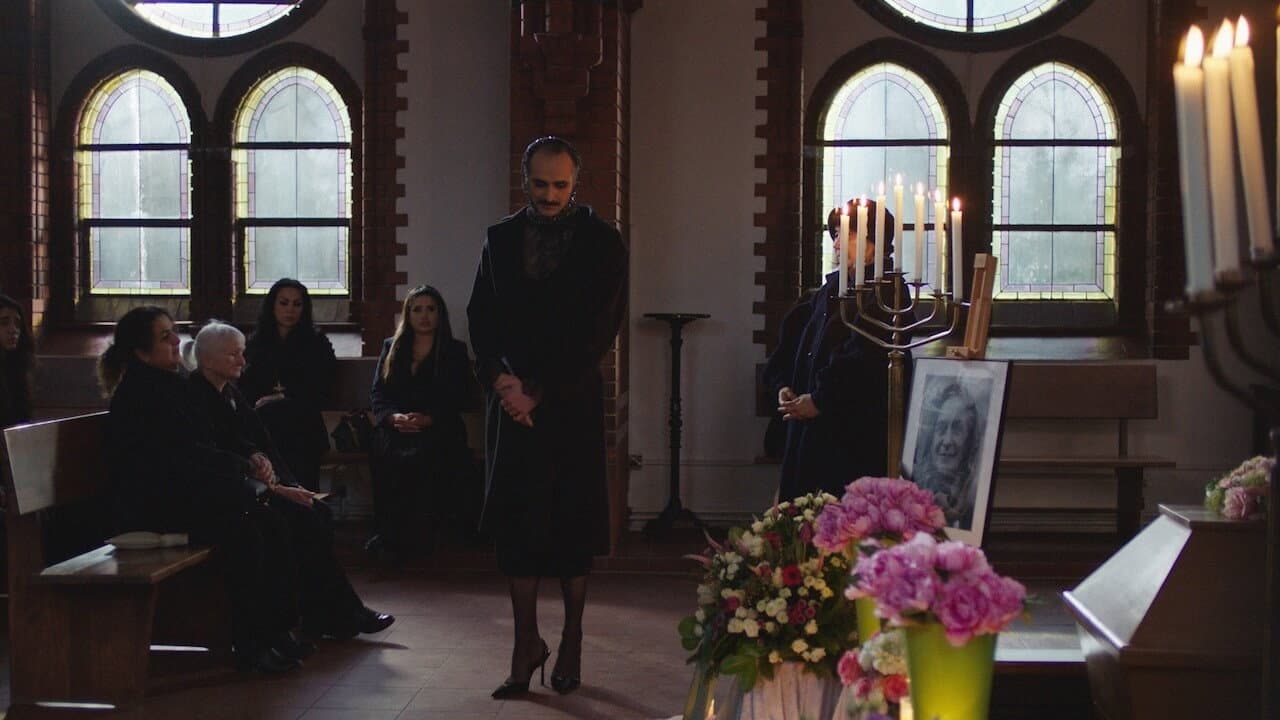 'I Plant My Hand' Trailer: Identity & Family in Venice