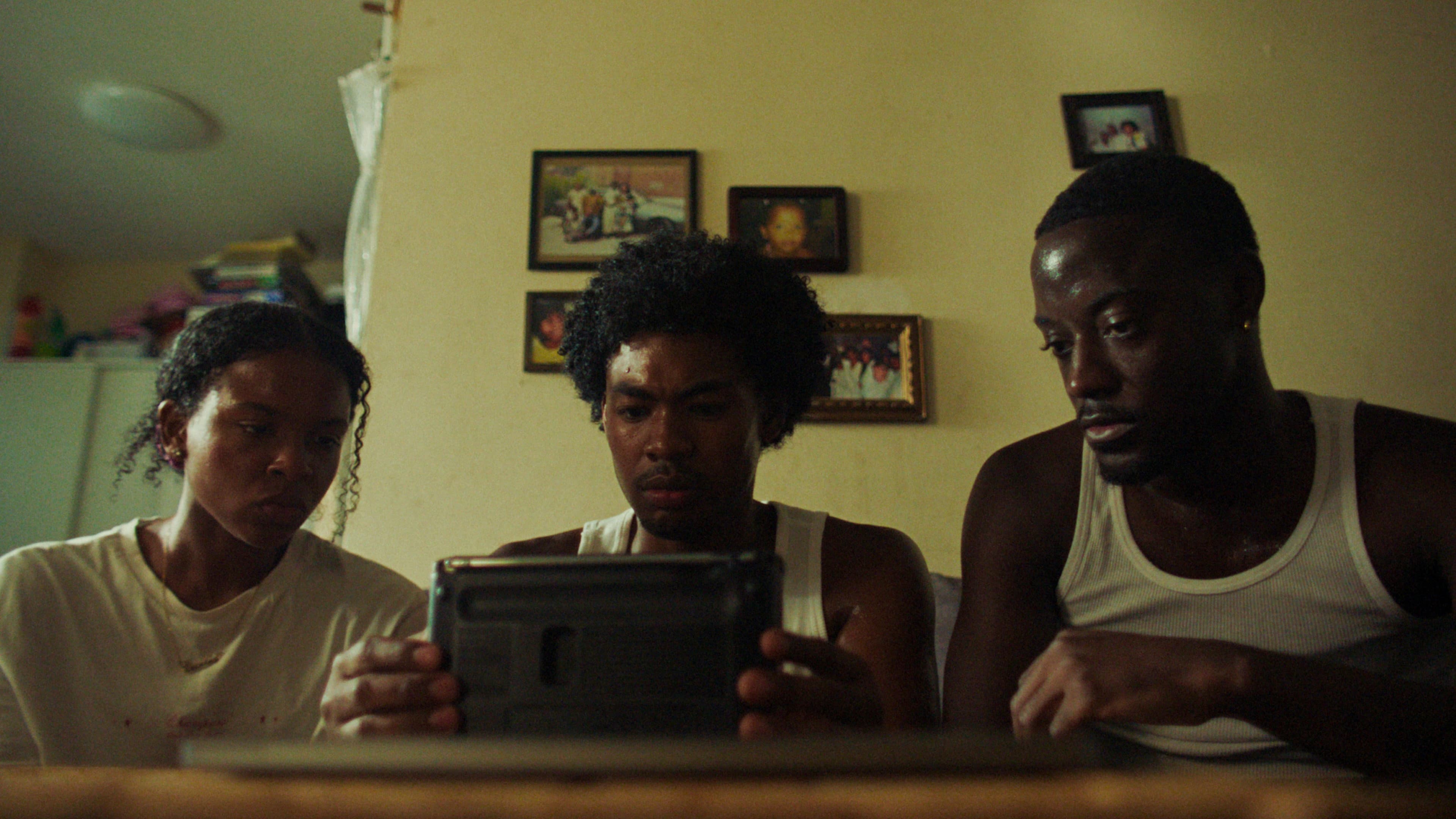 Sunburn (2026): Poblete's Hangout Comedy of Heat
