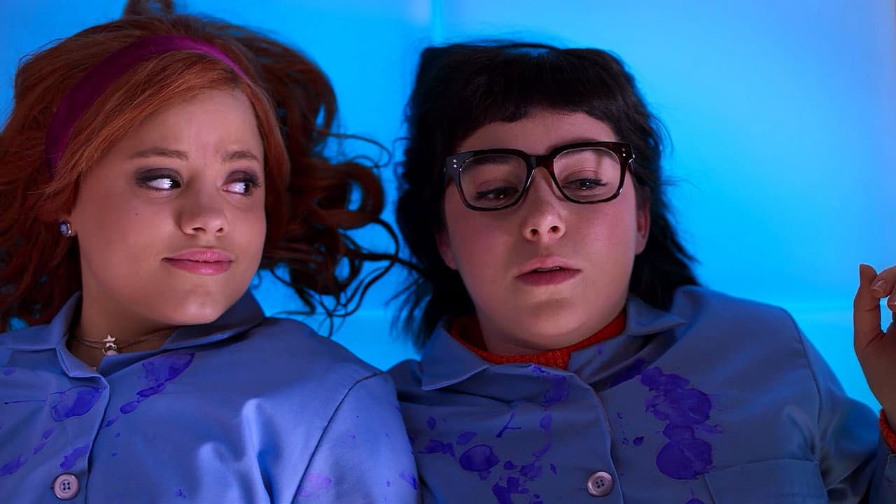 Daphne & Velma still 6