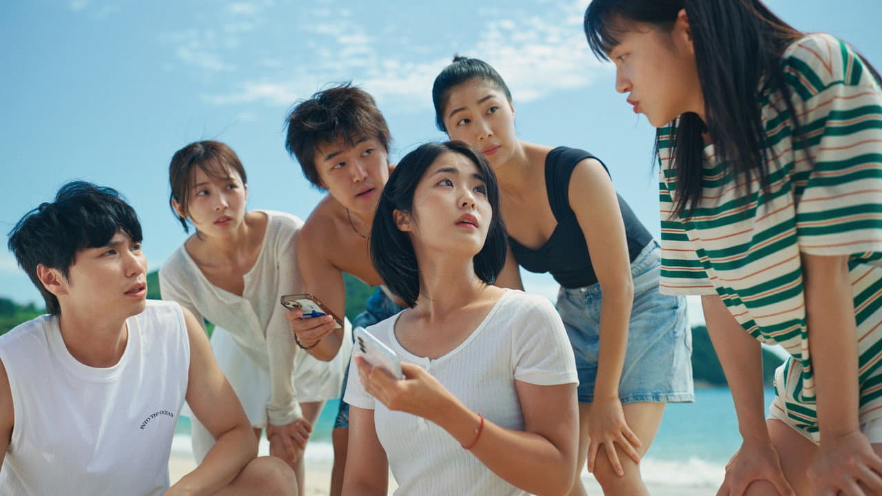 Beach Fictions: Lim Ha-yeon's 2026 Korean Romance still 5