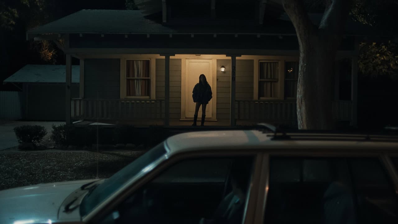 Obsession Movie Review: A Tense & Gripping Thriller still 4