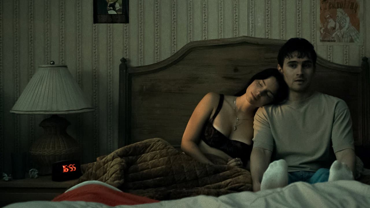 Obsession Movie Review: A Tense & Gripping Thriller still 8
