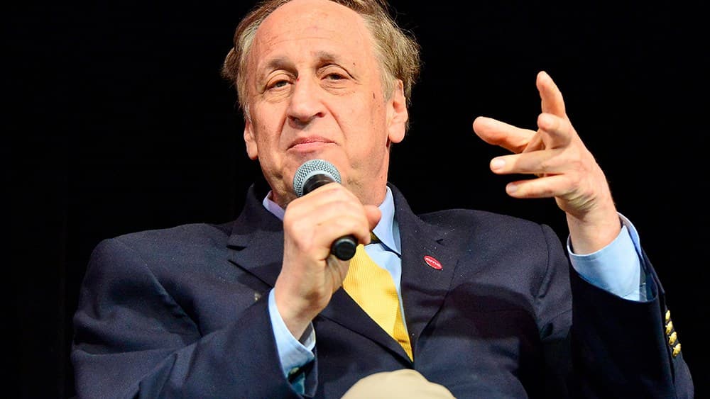 Paramount-Warner Sale Splits Cinema Owners: Civil War