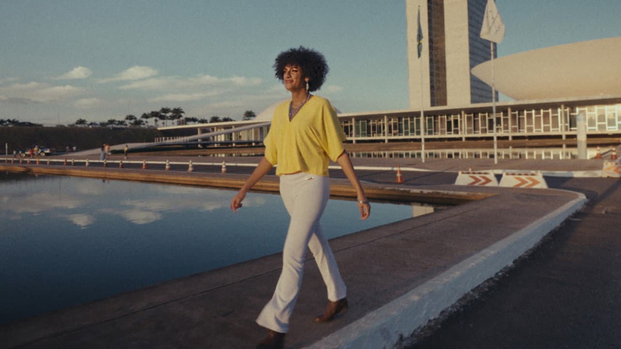 Let Us Be: Off The Fence Backs Viviane D'Avilla Doc