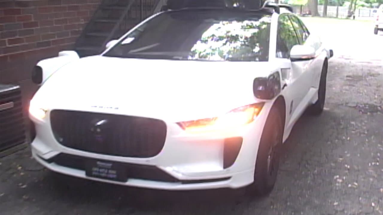 Waymo Blocks Neighbor's Door 39 Min - Film Review