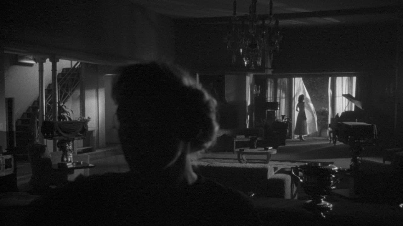 The Amazing Mr. X still 8